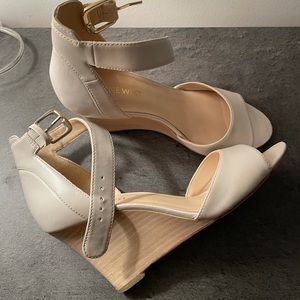 Nine West white wedges , size 6 M